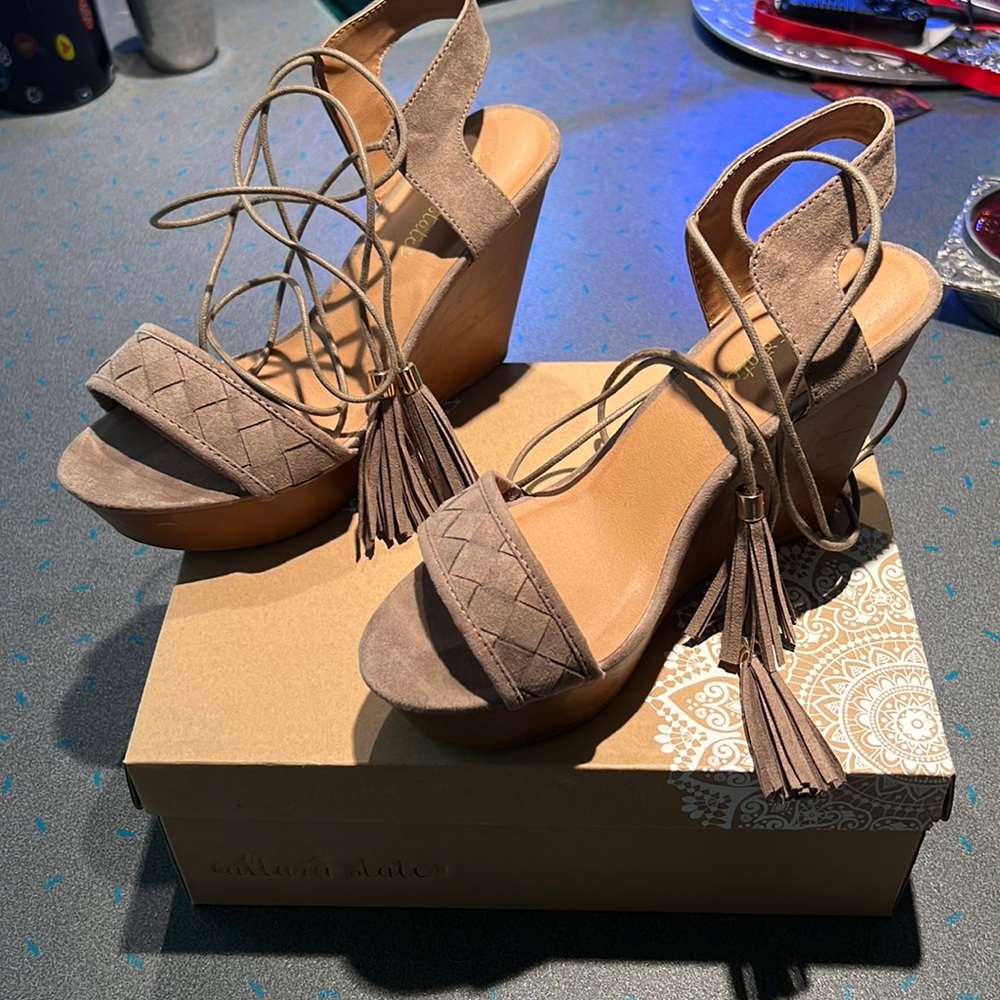 Altard’d State Tan Wedges with original box.